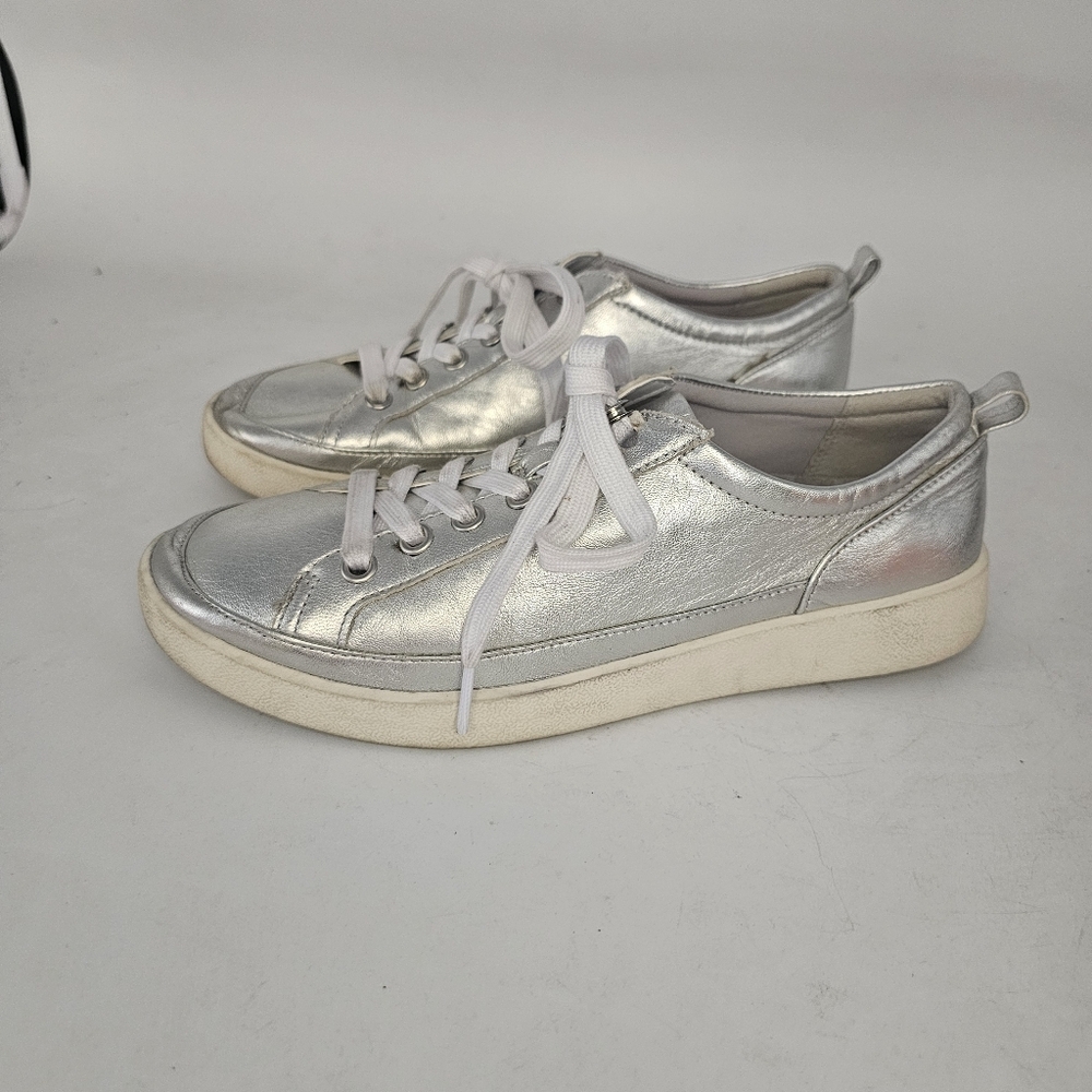 Vionic Winny Metallic Leather Arch Support Sneakers Silver Lace-Up Womens 7.5 - Picture 2 of 11